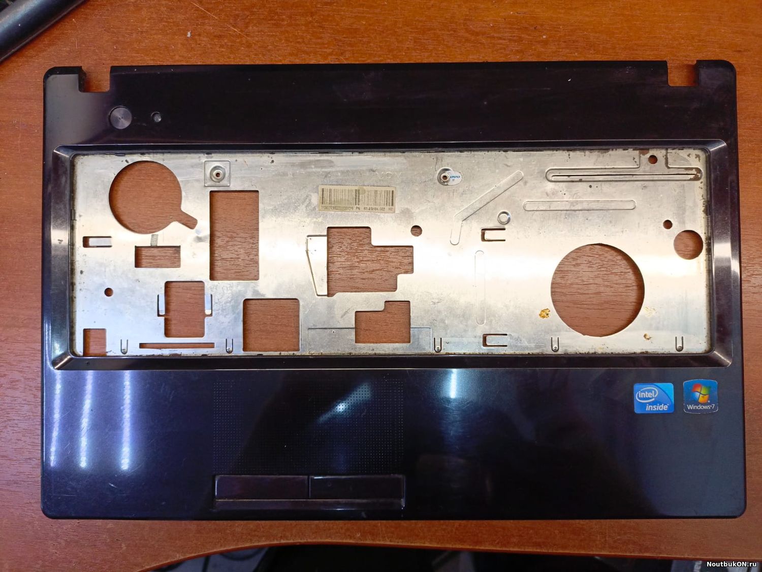 Часть корпуса ТОП-КЕЙС палмрест palmrest для ноутбука Lenovo g580 с hdmi 60.4SH04.002 60.4SH04.001 совместимые петли шарниры 33.4SH03.003, 33.4SH02.003 все крепления целые