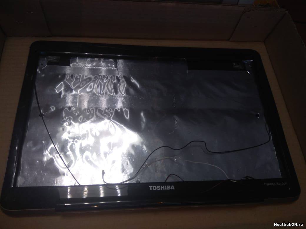 РАМКА МАТРИЦЫ для ноутбука TOSHIBA SATELLITE A500 A505 AP077000910