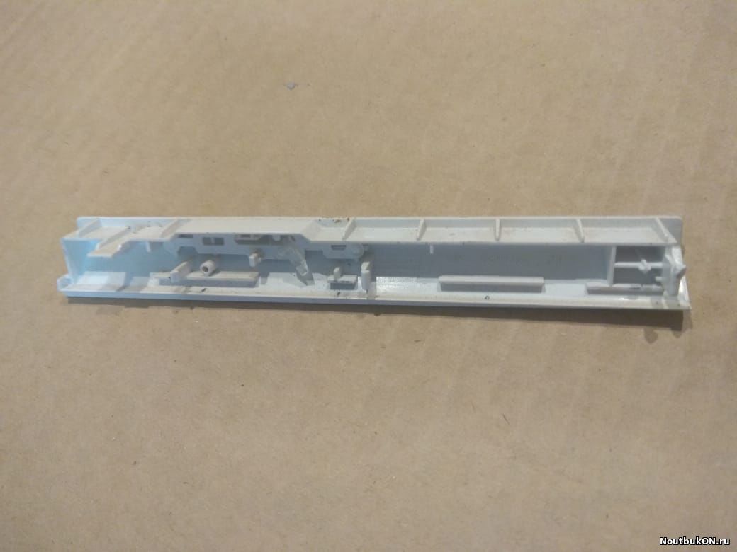 Заглушка ПРИВОДА ОПТИЧЕСКОГО DVD для ноутбука Samsung NP300V5A NP305V5A белая BA81-14233A