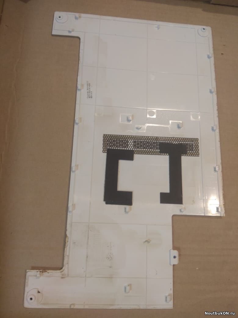 Крышка нижняя для ноутбука Samsung NP300V5A NP305V5A белая BA75-03211b пару защелок сломаны