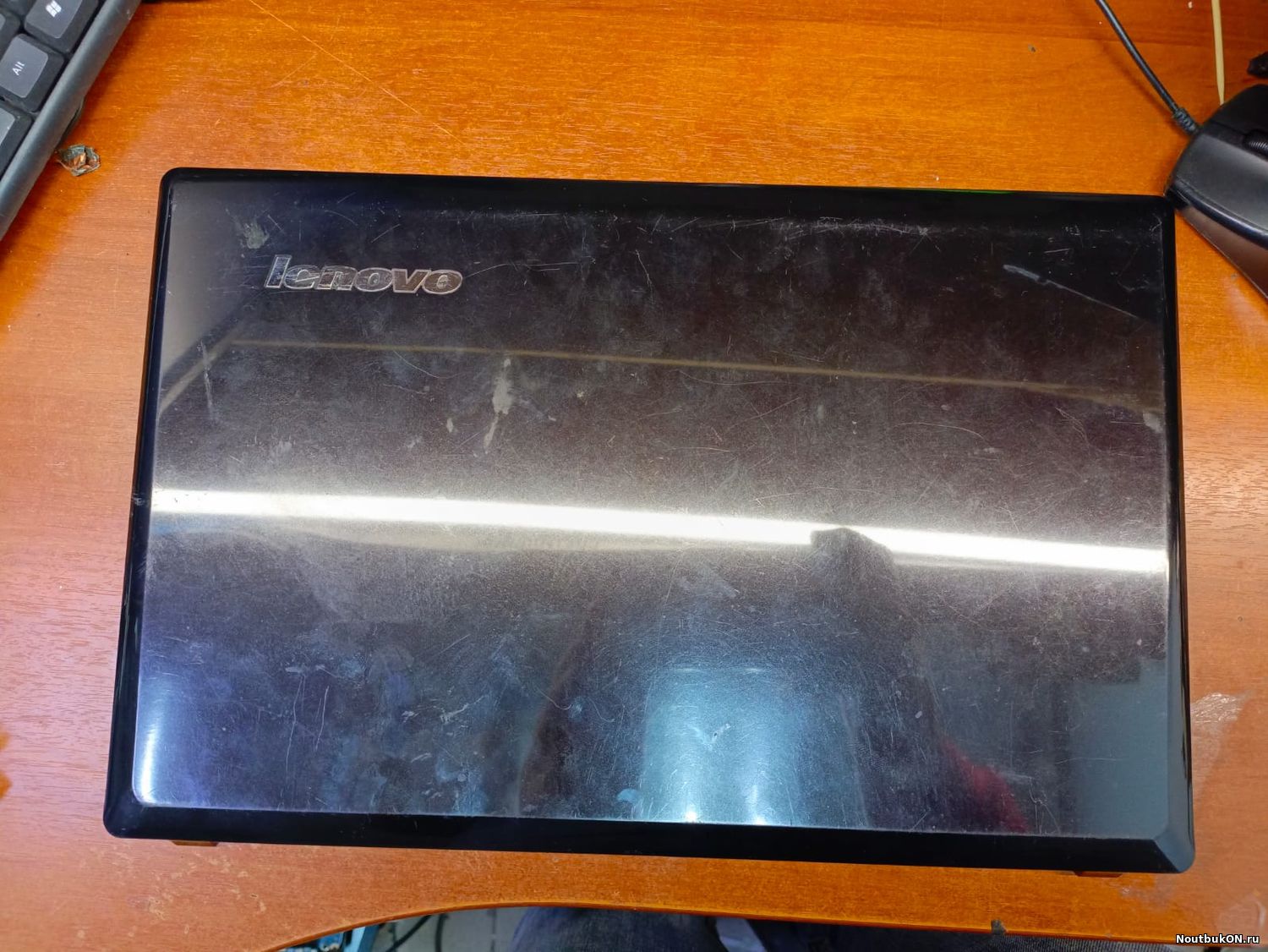 Часть корпуса КРЫШКА без рамки для ноутбука Lenovo g585 g580 60.4SH26.001 60.4SH06.011 совместим с петлями шарнирами 34.SH02.022 33.4SH03.022 33.4SH02.012 33.4SH03.012 20157