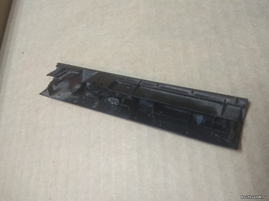 Крышка ЗАГЛУШКА НАКЛАДКА ПЛАСТИКОВАЯ ПРИВОДА DVD ОПТИЧЕСКОГО для ноутбука Samsung NP310E5C NP305E5A  NP300E5C NP300E5A  С КРЕПЛЕНИЕМ МЕТАЛЛИЧЕСКОЙ ПЯТКОЙ