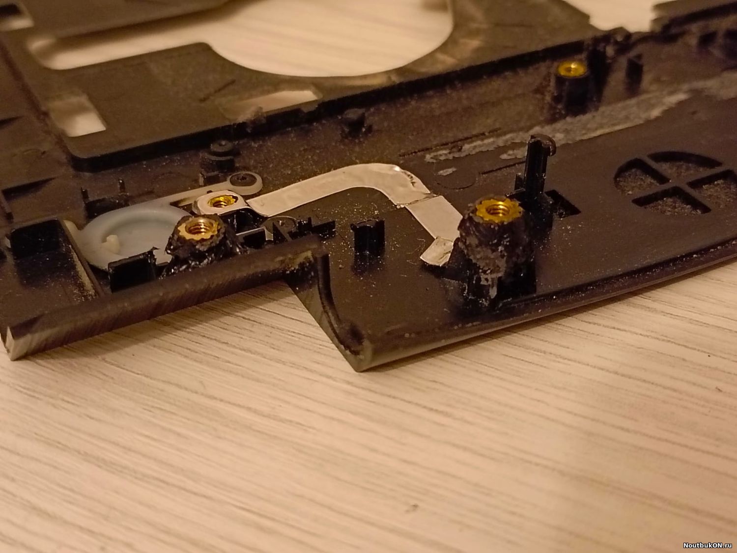 Часть корпуса топ-кейс палмрест palmrest для ноутбука Lenovo Ideapad B5400, M5400 EABM6005010 3pbm6talv00 серый три крепления восстановлены пластиком