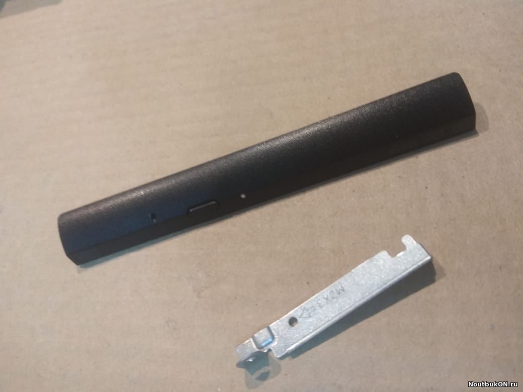Заглушка привода dvd накладка пластиковая крышка для ноутбука Acer Aspire E1-522 ( 60.4YU06.001, ) подходит к PackardBell EN TE69KB с пяткой металической