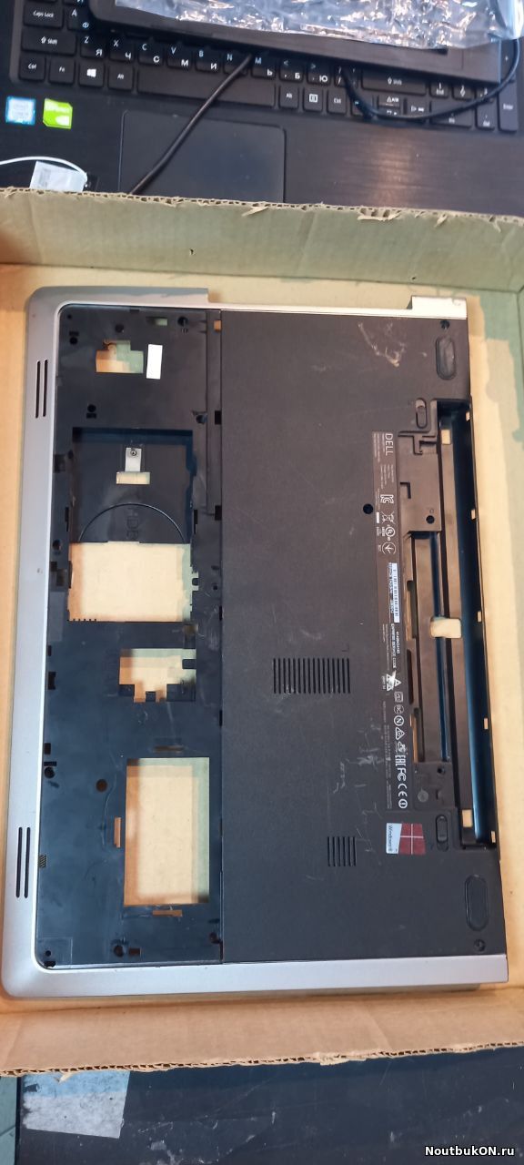 Часть корпуса для ноутбука ПОДДОН НИЖНЯЯ ЧАСТЬ КОРЫТО Dell Inspiron 17-5748 5749 p26e cedar17 0K7THF K7THF присутствуют царапины снизу