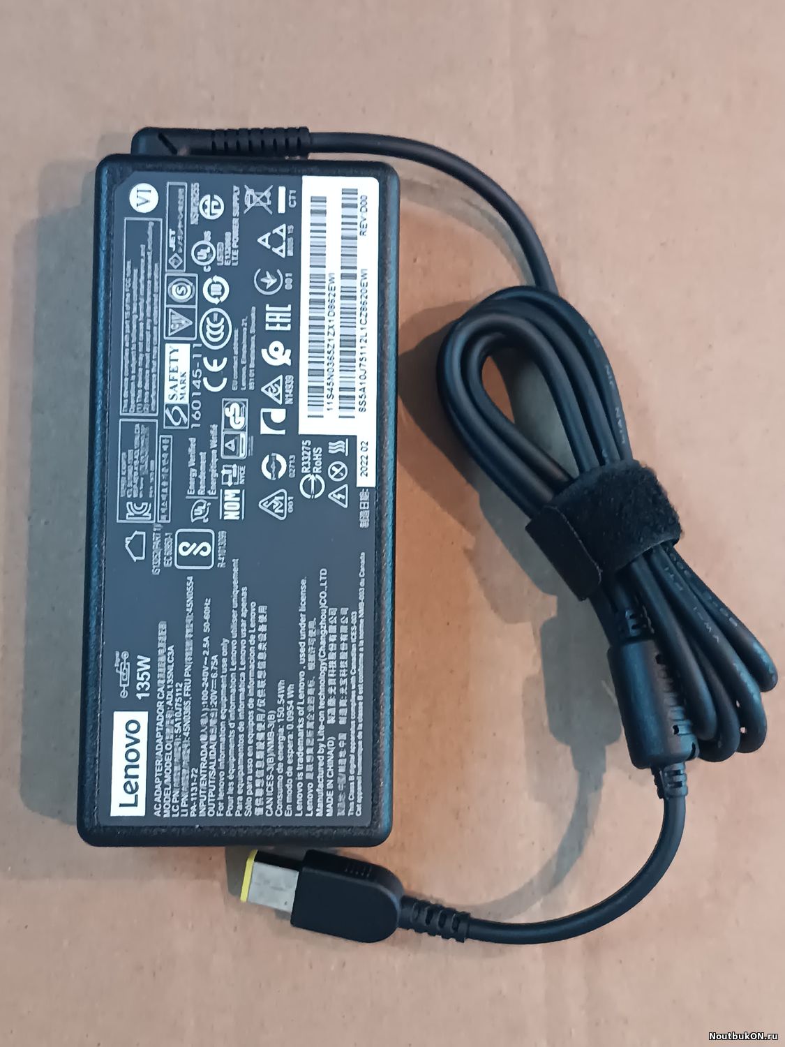Блок питания Lenovo прямоугольный разъем, 135W (20V, 6.75A) без сетевого кабеля, ORG (Slim type)