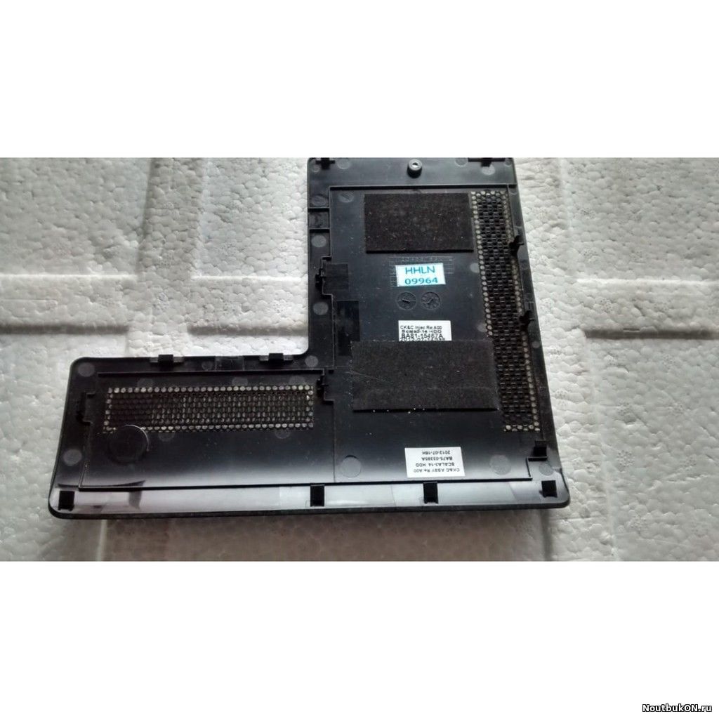 нижняя крышка поддона для ноутбука Samsung NP300E4A BA81-15467A BA75-03395A состояние ок
