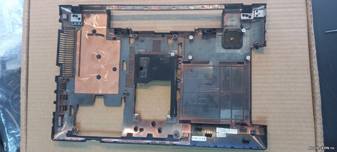 Поддон нижняя часть корыто для ноутбука Samsung NP550P5C BA75-03755A