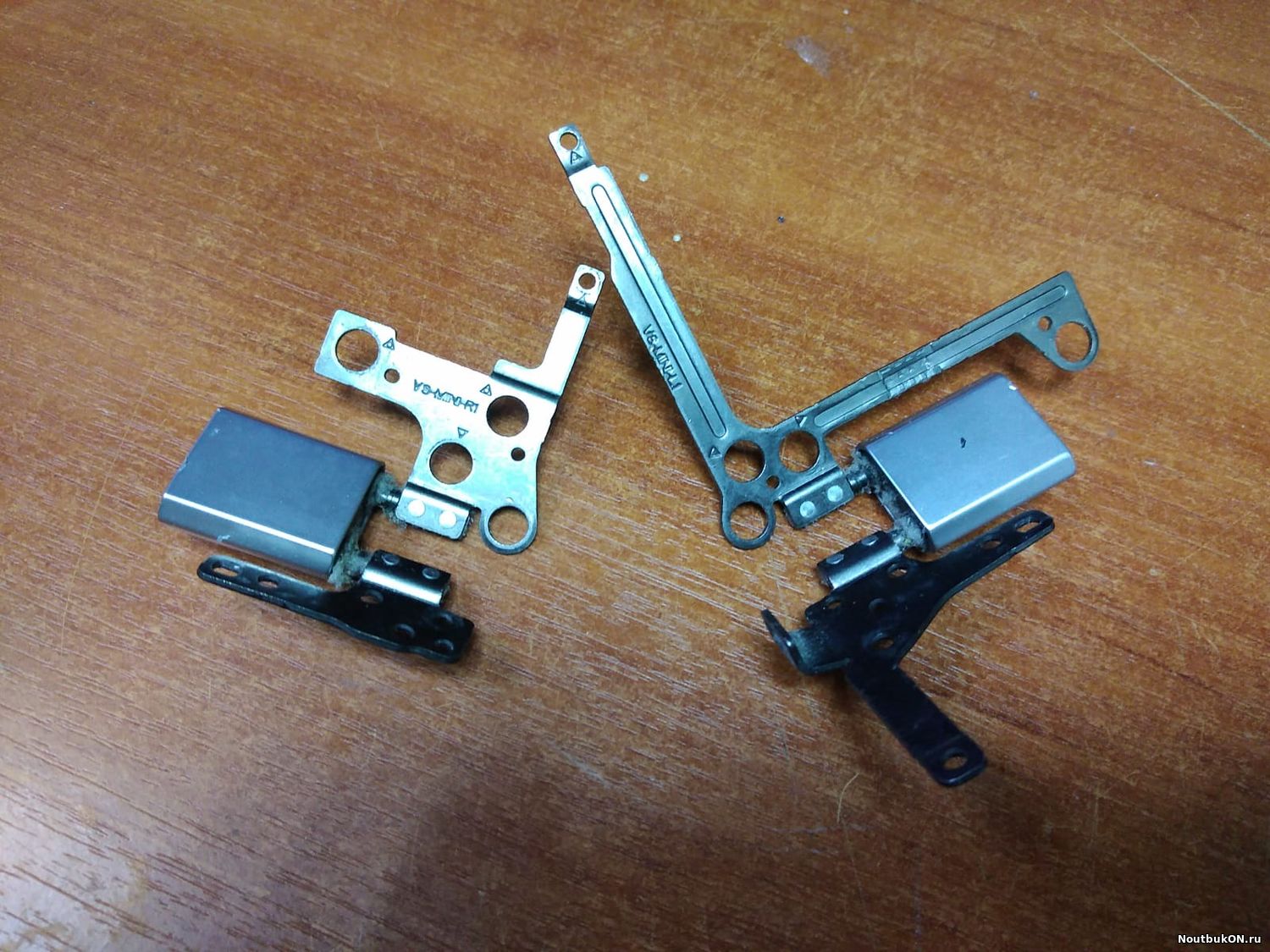 Петли для ноутбука L & R для Lenovo Yoga 300-11IBR 300-11IBY Yoga 300-11 Flex 3-1130 Flex 3-1120 5H50J08417