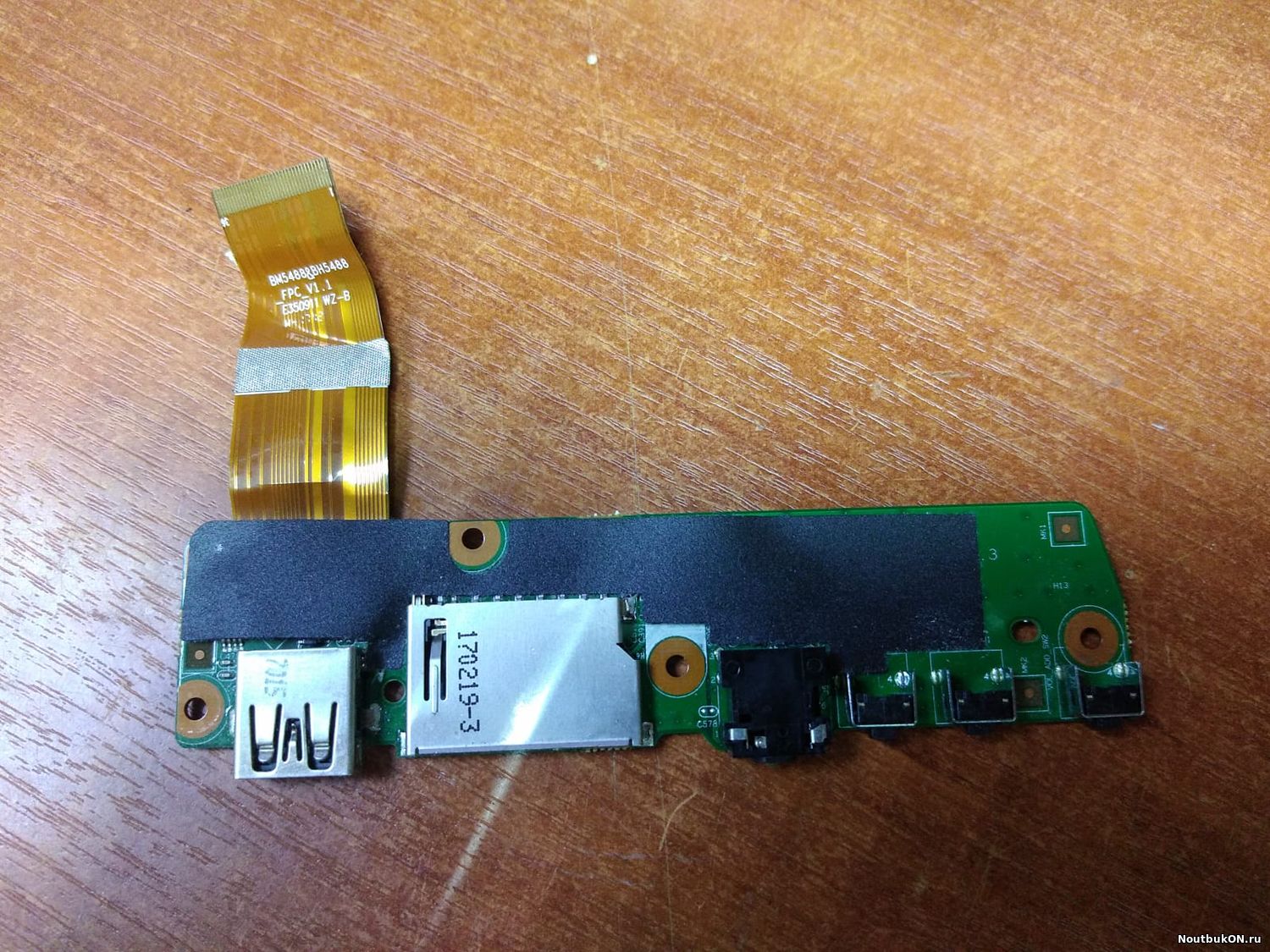 Плата 3005-01681 с разъемами USB, Audio и шлейфом для ноутбука Lenovo Flex 3-1130 3-1120 300-11, 300-11IBR 300-11IBY.