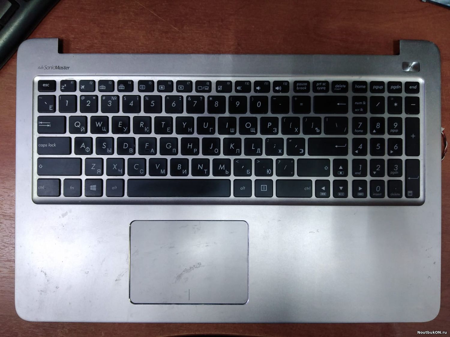 Часть корпуса ТОП-КЕЙС БЕЗ ТАЧПАДА палмрест palmrest для ноутбука Asus K501UW (после залиия клавиатура не проверена) 13NB08P1P03011 Подходит для ноутбуков: K501UB, K501UQ, K501UW, K501UX.