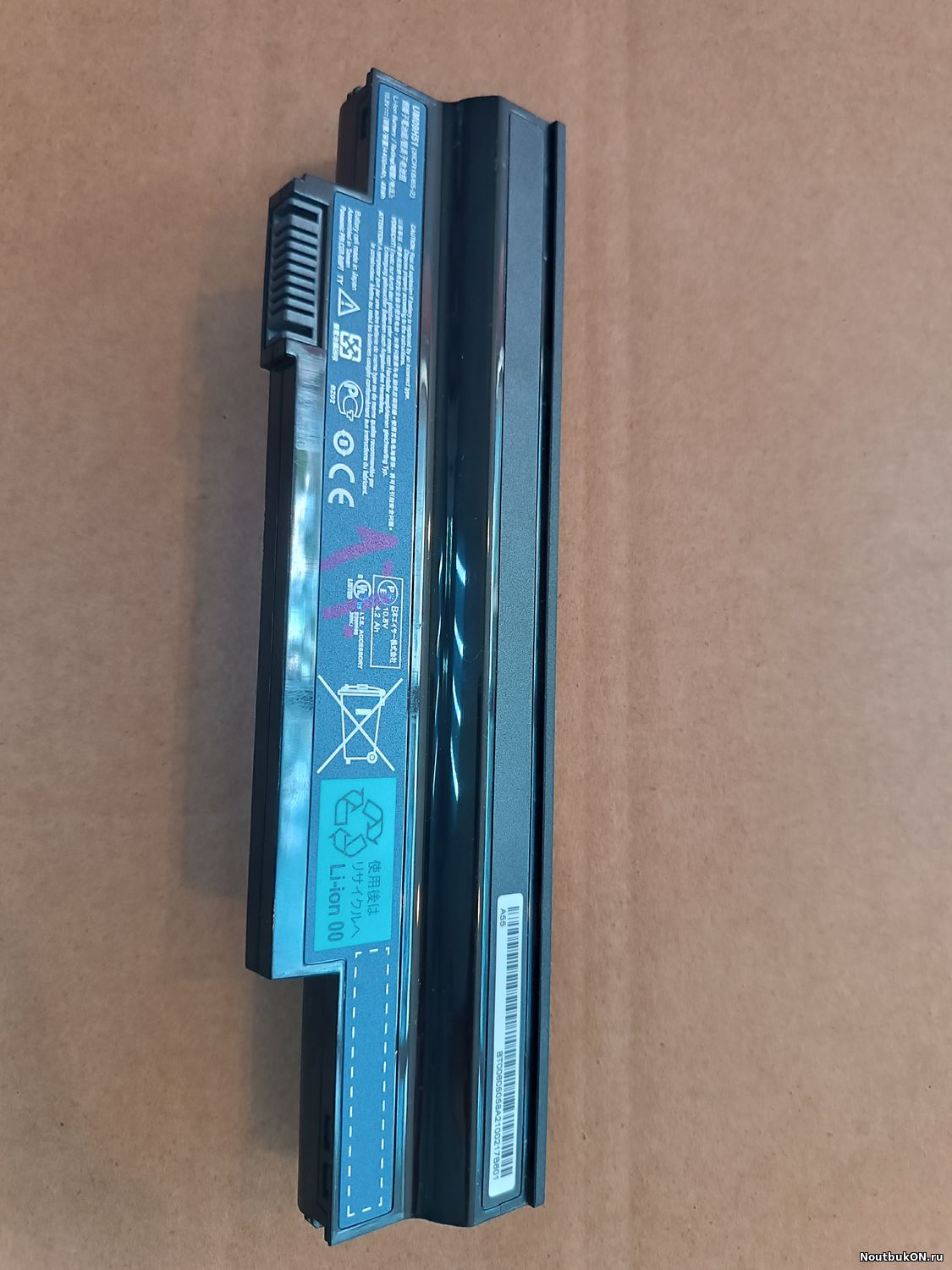 Аккумулятор для ноутбука Acer Aspire One 532, 532h, 533, 533h, eMachines eM350, 350 UM09H70 Вольтаж: 11.1 V Емкость: 5200 mAh Цвет: черный ОРИГИНАЛ степень изношенности 15%