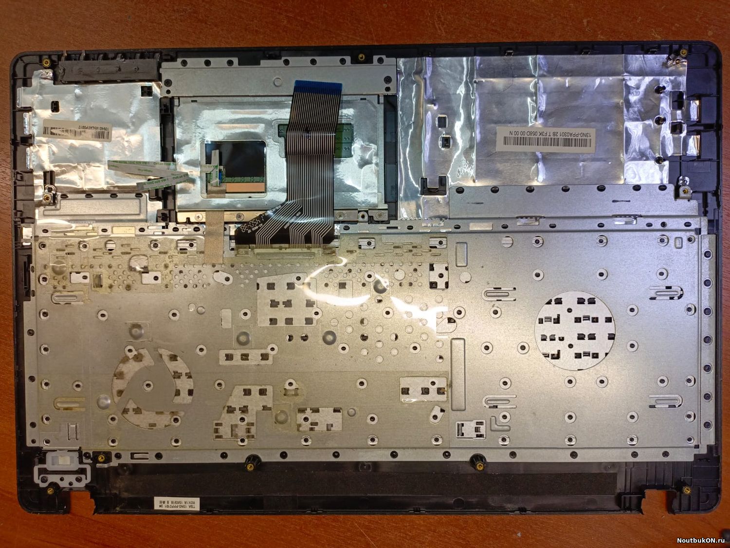 Часть корпуса для ноутбука ASUS Asus X550 X550D X550Z только топ-кейс с рабочей клавиатурой в сборе 13N0-PPA0301 0KNB0-6170RU00 состояние хорошее
