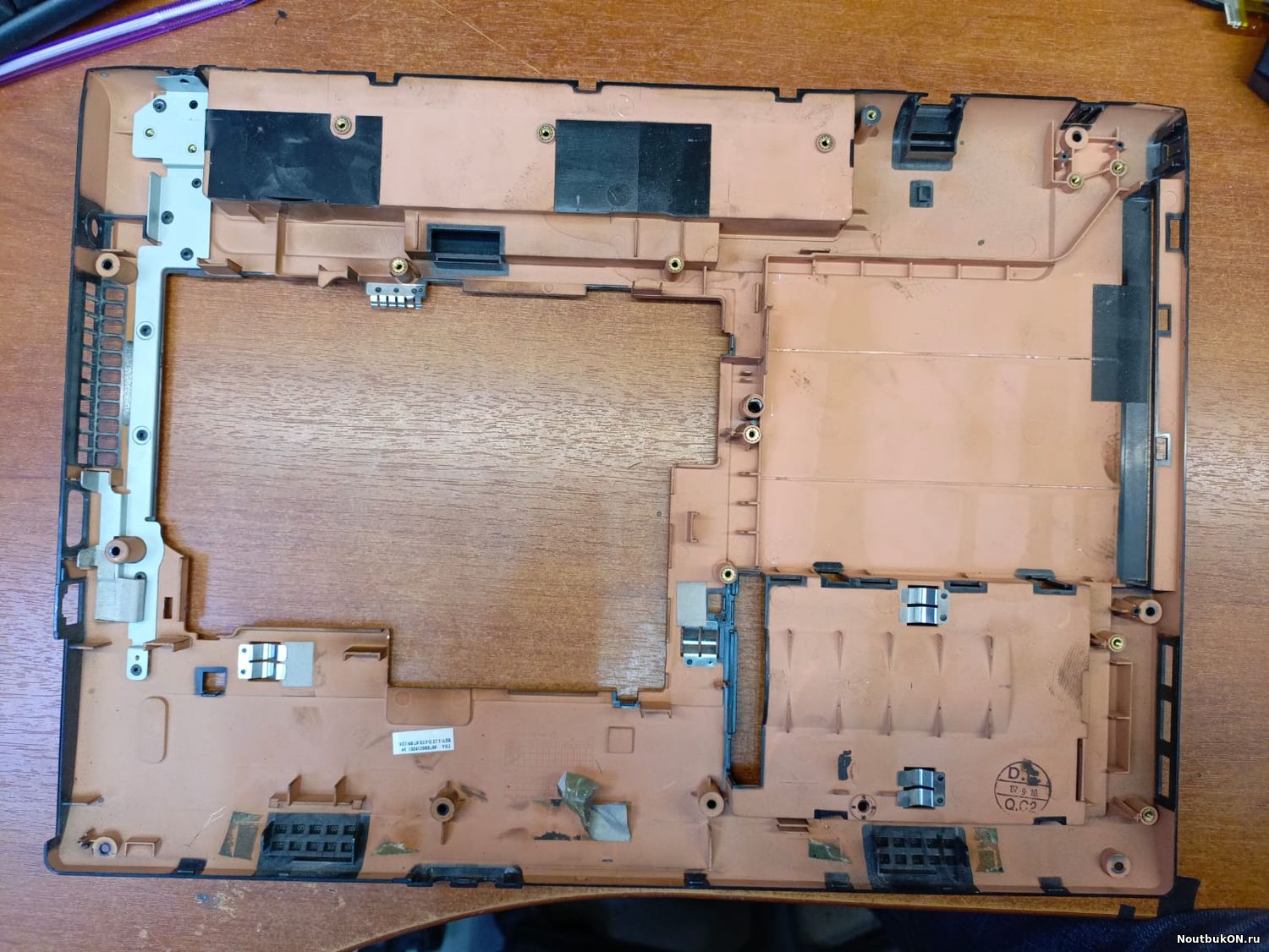 Fujitsu Siemens Esprimo Mobile V5515 поддон