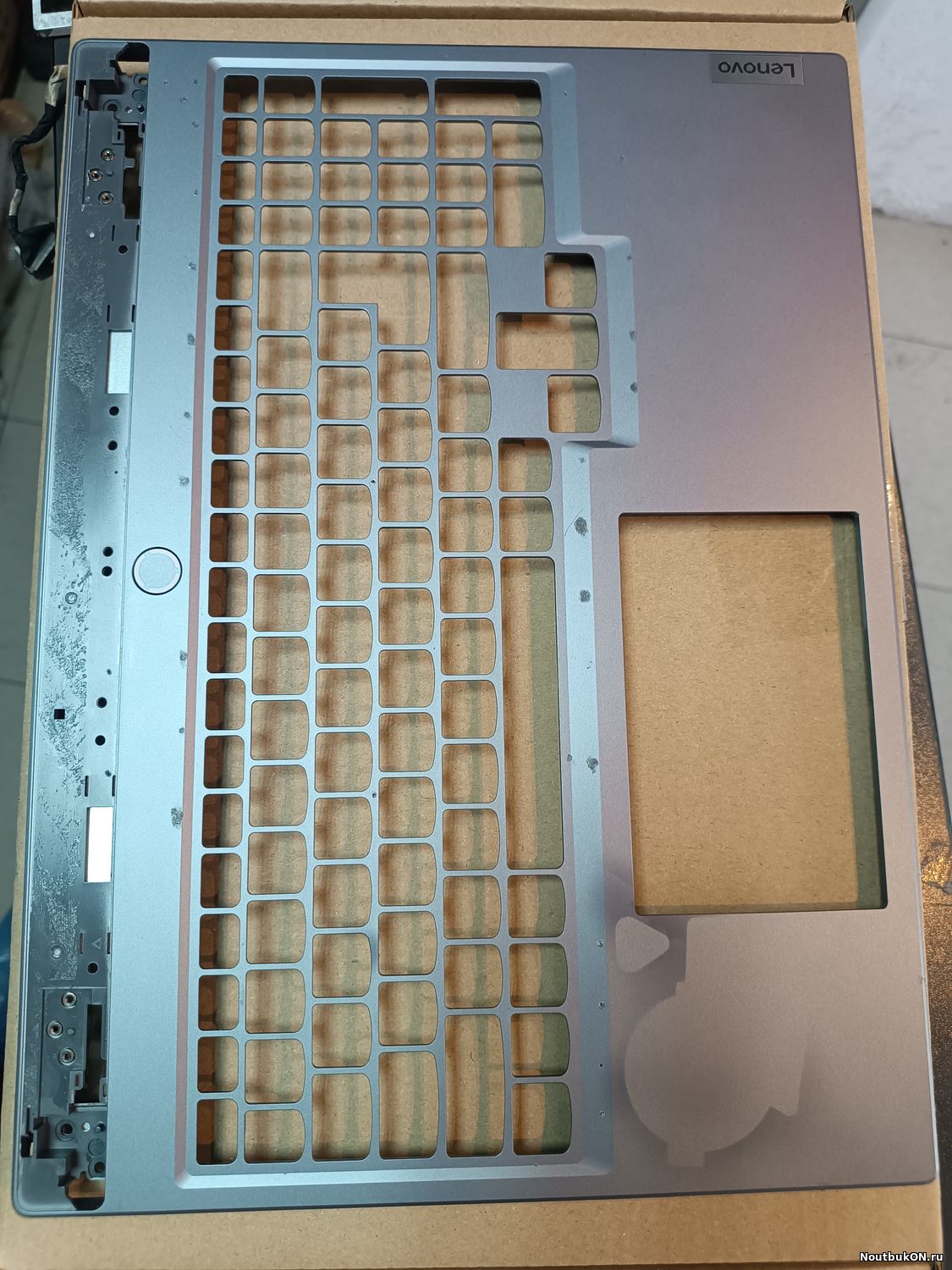 Топкейс без тачпада немного паяльником проткнутый для ноутбука Lenovo IdeaPad Gaming 3-15ARH05 SB974D-21H0 LOQ Legion 15APH8 15IRH8 Series Touchpad Module + Cable P/N B224002A1S