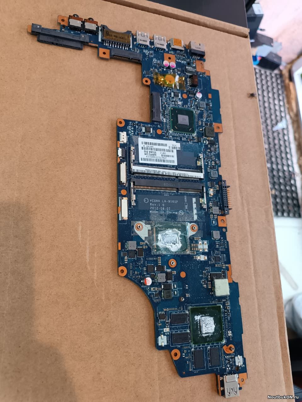 Материнская плата для ноутбука Toshiba U940 состояние не проверена скорей всего дохлая может видео чип продается как донор LA-9161P