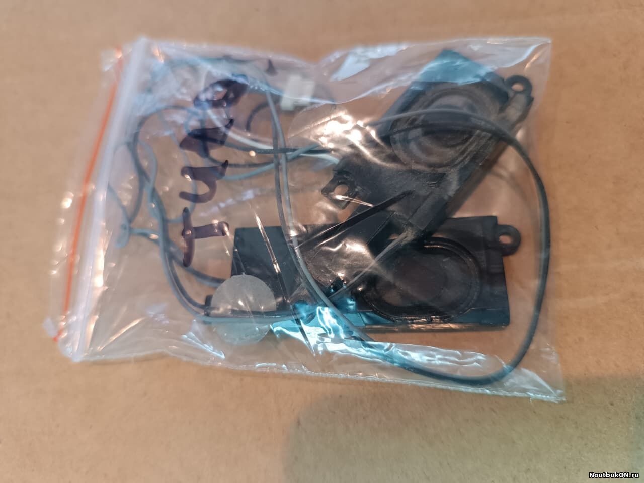 Динамики внутренние для ноутбука Lenovo ThinkPad T400, T400S, T410, T410I, T410S, T410SI, X300 93P4878 93P4881
