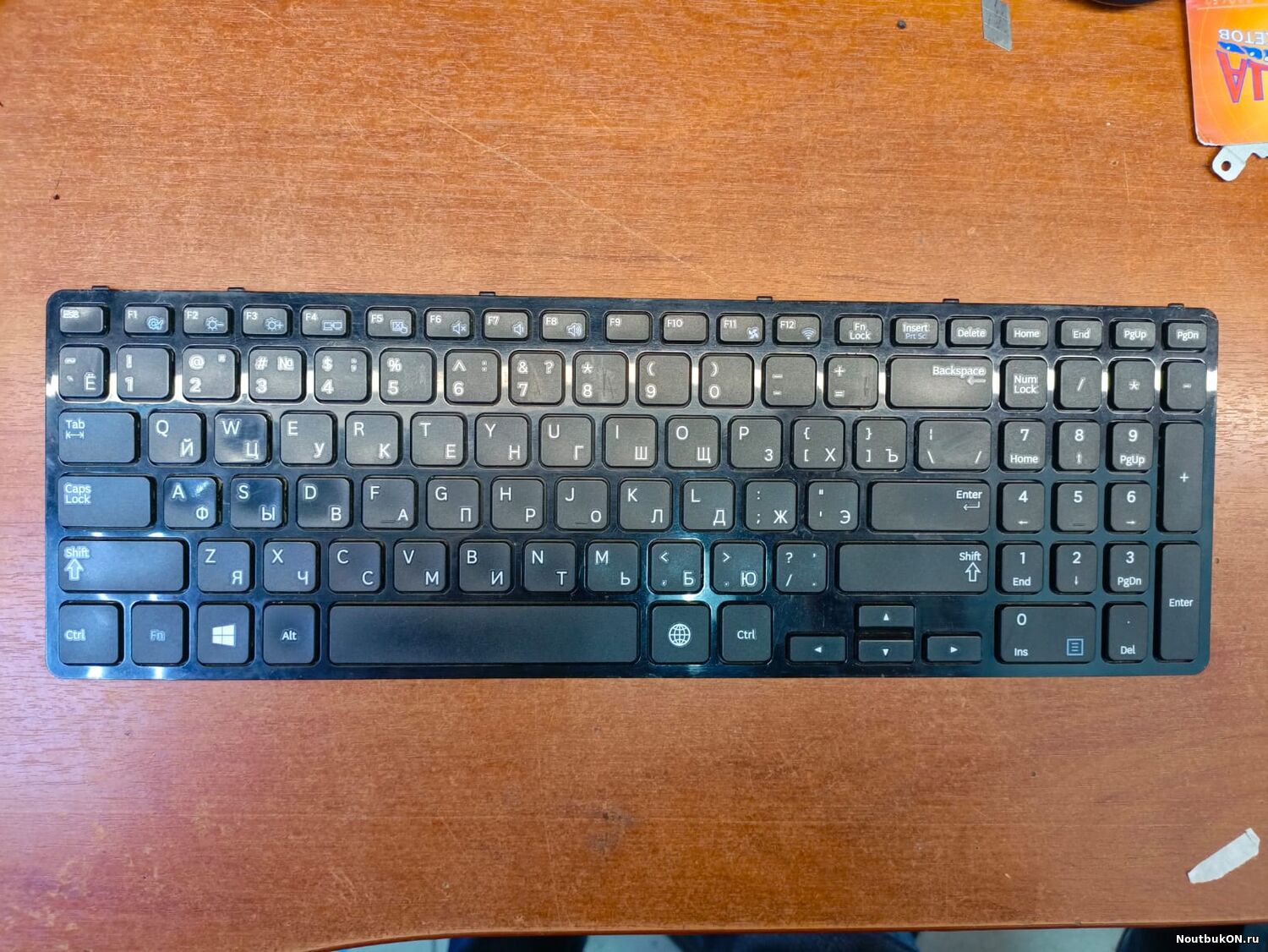 Клавиатура для ноутбука Samsung NP355e5C NP365E5C 9Z.N4NSC DARFON CNBA7504303C 9Z.N4NSN.00R для ноутбука SAMSUNG NP350E5C, NP355V5C, NP355E5C. BA75-04303C оригинал с рамкой