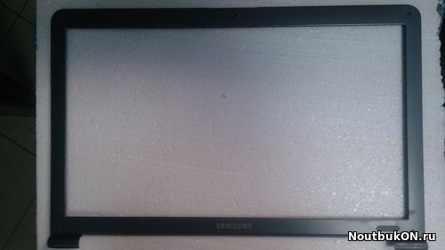 Рамка матрицы для ноутбука Samsung RC710 RC720 BA75-02827A bezel